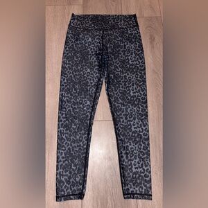 Zyia Active Leggings Animal Print Black Athletic Size 8-10 Flattering Butt EUC